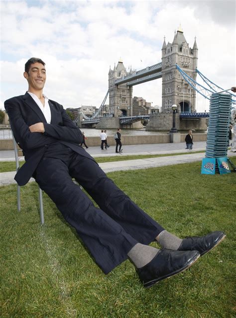 Worlds Tallest Man Ever Recorded