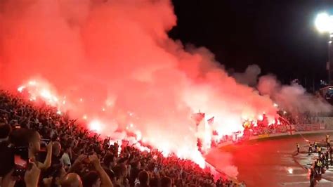 Das belgrad derby zwischen partizan und roter stern steht für spannung, stimmung und brisanz. Hexenkessel bei Belgrad-Derby: Irritierende Szenen in der ...
