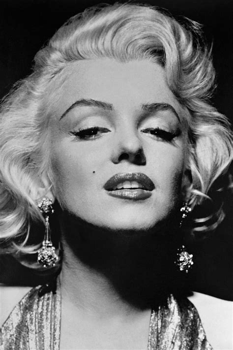 Marilyn Monroes Most Glamorous Moments Marilyn Monroe Photos Marylin
