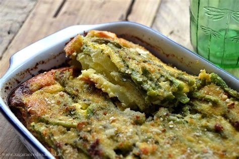 Oppure una classica lasagna ai funghi, uno dei primi perfetti da preparare nelle prime giornate d'autunno, o la pasta al forno saporita, che non credo abbia bisogno di grandi presentazioni. Sformato di Asparagi | Zagara e Cedro
