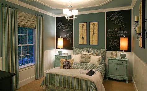 But with so many sages how do you choose. 27 Master Bedrooms with Accent Walls | Décor Outline