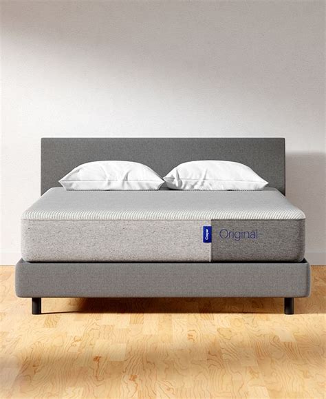 We discuss how these two bed in a box mattresses compare, and which is right for you! Casper Original 11" Memory Foam Mattress- King & Reviews ...