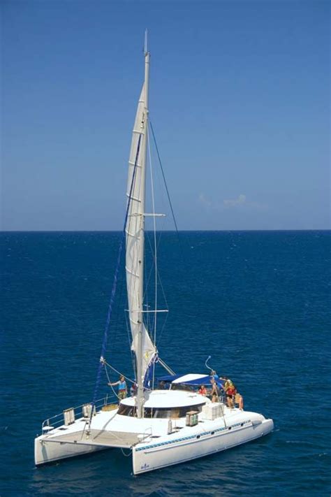 What Are The Top Characteristics Of A Catamaran Hull Klein Curacao