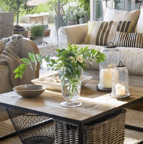 26 Stylish And Practical Coffee Table Decor Ideas | DigsDigs
