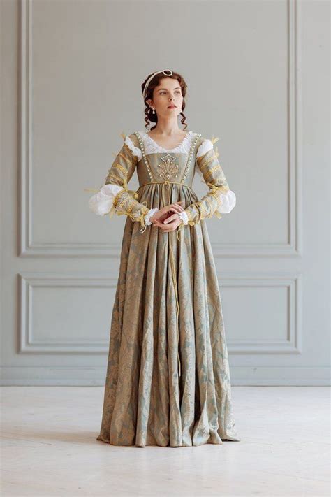 Renaissance Lucrezia Borgias Woman Dress Set 15th 16th Etsy