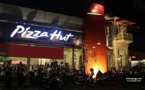 Pelayanan delivery order dari pizza hut yang memang sangat cepat dan akurat membuat masyarakat indonesia menyukai restoran cepat saji yang satu ini. BPOM Pekanbaru akan Selidiki Dugaan Bahan Kadaluarsa di ...