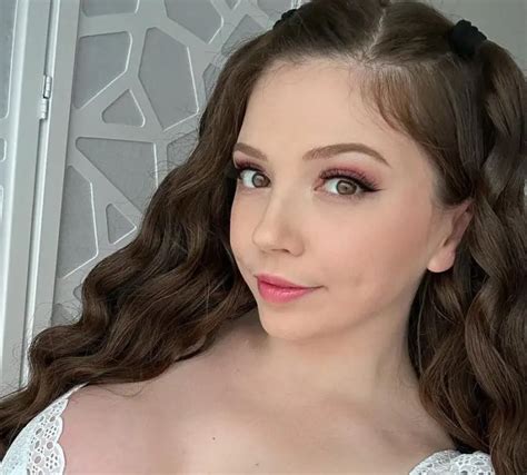 Lilcanadiangirl — Onlyfans Biography Net Worth And More