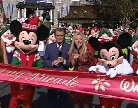 Samsdisneydiary 2002 Walt Disney World Very Merry Christmas Parade 1