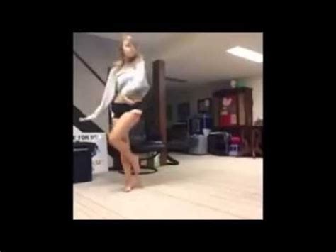 Mujer Se Desnuda Al Bailar Con Varios Hombres A La Vez Baile Hot Nunca Se Cansa Youtube