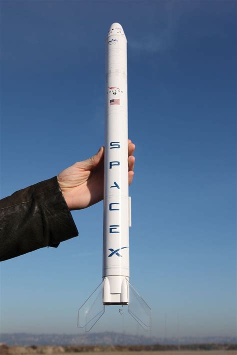 Spacex Falcon 9 And Dragon Flying Model Rocket Kit Spacex Falcon