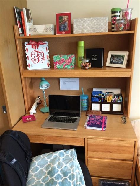 Collection by natdeilys de armas • last updated 2 weeks ago. Desk organizing #dorm #residencehall | College life ...