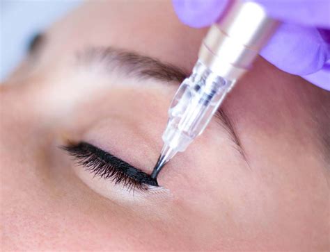 Permanent Eyeliner Bournemouth by Specialist Alex Milligan - Book Today!