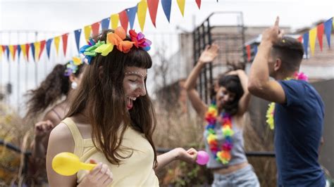 Carnaval não é feriado nacional e empresas não são obrigadas a oferecer