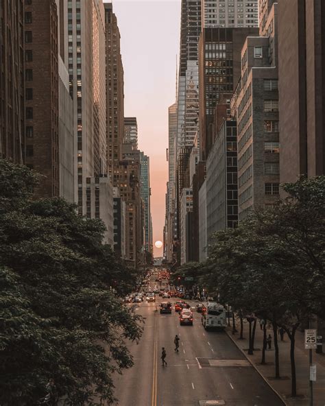 Manhattanhenge A Unique Sunset Experience The Father Of Djordje