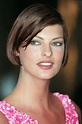 Linda Evangelista’s Beauty Must-Haves | Hairstyle, Short hair styles ...