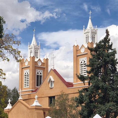 San felipe de neri church is a historic catholic church located on the north side of old town plaza in albuquerque, new mexico. San Felipe De Neri Catholic Church - Church