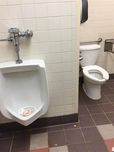 This Bathroom At Wendys Rcrappydesign