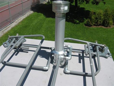 Keeguard foldshield is a folding handrail system designed for roofs with slopes of less than 10 degrees. StealthRail Portable Fall Protection Guardrail | W.S. Safety