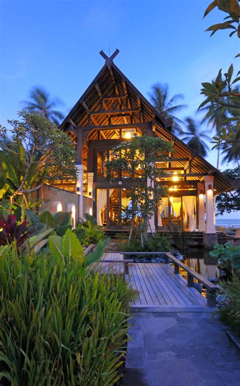 Jasri Beach Villas The Lush Jungle Of East Bali Amazing Home Design