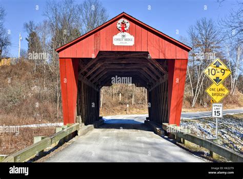 Cooley Covered Bridge In Pittsford Vermont Stock Photo Alamy