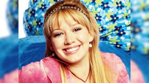 lizzie mcguire reboot series in works at disney plus hilary duff confirmed to reprise her role