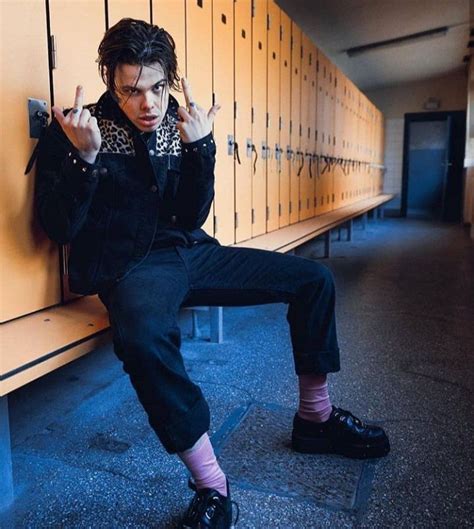 pin by bandit on yungblud dominic harrison black heart celebrity crush