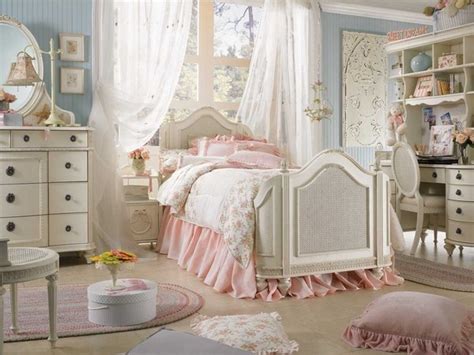 Yes, you can make your room in this style with the basic elements, and these are as follows Shabby sheek or Shabby Chic bedroom design ideas