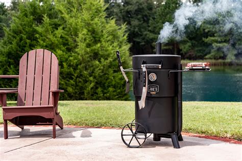 Below is a more detailed review of the smoker grill, its pros and cons as well as some tips for you to put to good use and keep. Drum Smokers | Oklahoma Joe's®