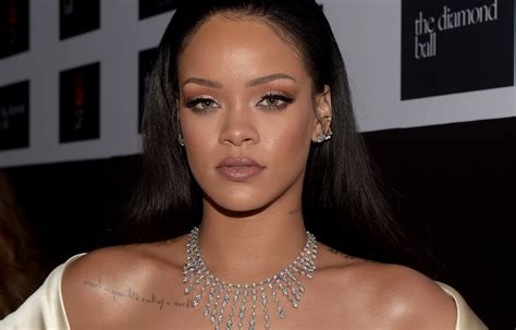 rihanna s response to her body shamers is perfect of course glamour