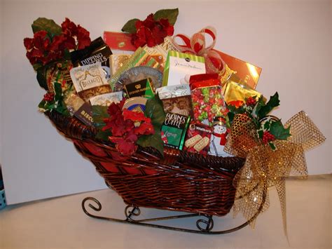 40 Best Christmas T Basket Decoration Ideas All About Christmas