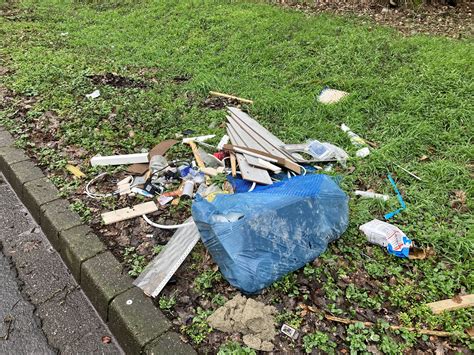 Fotos Müll Auf Parkplätzen Bei Wittlich Illegal Entsorgt