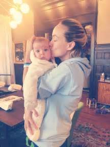 Olivia Wilde Shares Valentines Pics Of Kids And Fiance Daily Mail Online