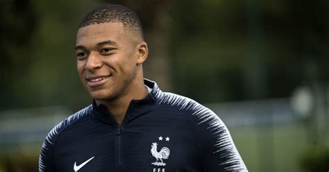 Kylian mbappé insta pm at 3am: Équipe de France : Kylian Mbappé forfait, son remplaçant ...