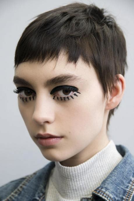 © pinterest / jessie carroll. Coupe de cheveux courte pour femme 2020