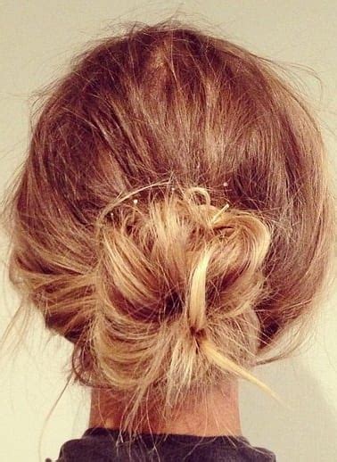 5 façons de faire un beau chignon Bien habillée