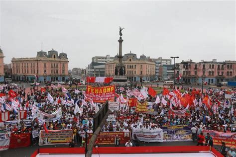 Día Del Trabajo Así Fue Marcha De La Cgtp En Plaza Dos De Mayo Lima