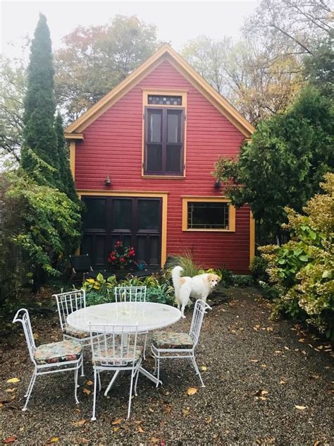 Please do your best about keeping dogs off the furniture as well as beds to make for easier cleaning as well as pet allergies for future guests. Saratoga Carriage House - Guesthouses for Rent in Saratoga ...