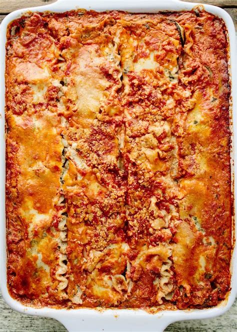 Vegan mushroom lasagna with béchamel sauce. Ina Garten's Roasted Vegetable Lasagna | Recipe | Vegetable lasagna recipes, Roasted vegetable ...