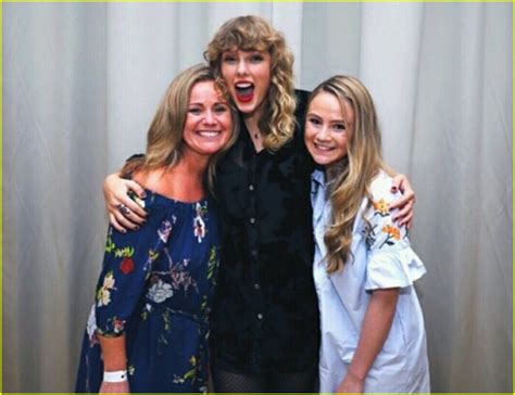 Photo Taylor Swift Fans Share Photos From London Secret Sessions 10