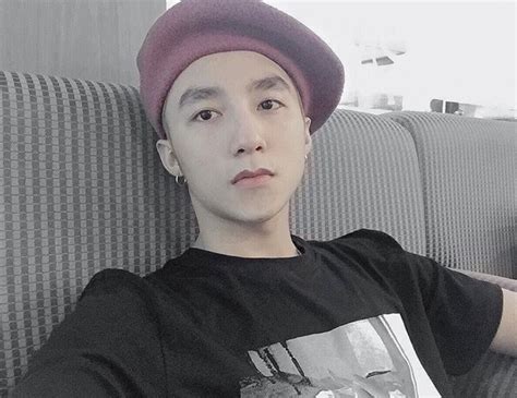 Tin tức scandal, những sự thật chưa được tiết lộ về ca sĩ son tung mtp. Vietnamese Pop Singer Son Tung M-TP Breaks BTS DNA's YouTube Record, Fans React