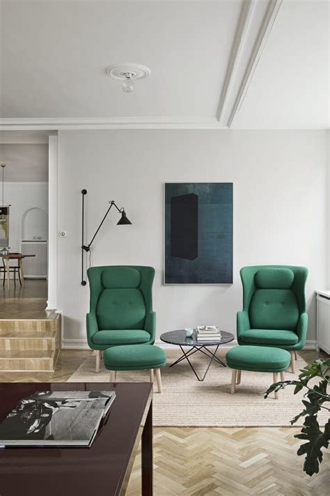 How To Use Bold Paint Colors In Your Living Room