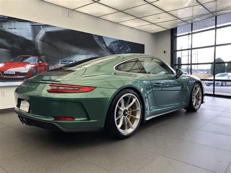 Combined with truffle brown interior and. Racing Green Metallic 5019D | Porsche, Touring, Mercedes ...
