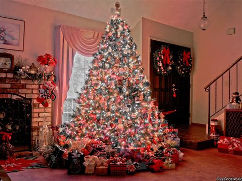 Joyful Christmas Tree Home 1400x1050 Wallpaper