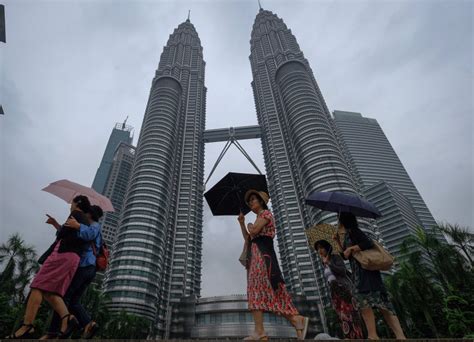 If you are considering investment in malaysia, here are some steps you may wish to consider as you get started 3. Najib weighs in on the cold weather | New Straits Times ...