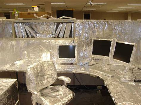 26 Funny Office Pranks That Are Anything But Subtle