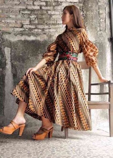 35 Modern Batik Outfits For Women Cultural Styles Fashionlookstyle Batik Fashion Batik