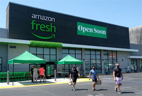 Amazon Grocery In Woodland Hills Offers Sneak Peek To Select Customers