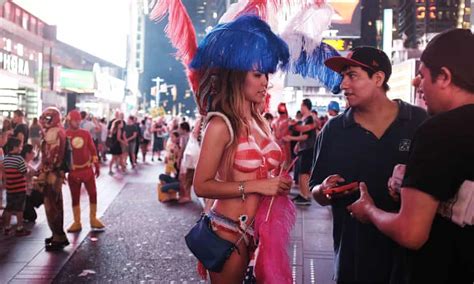 New York Taskforce To Suggest New Rules For Topless Times Square