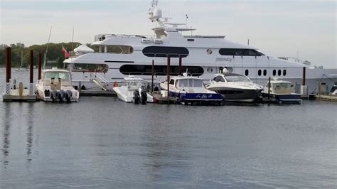 Tiger Woods Privacy Yacht Docked In Oyster Bay Long Island Youtube