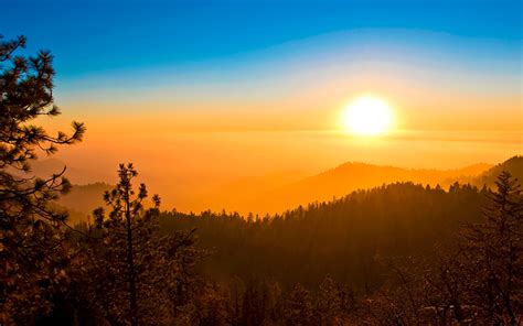 Desktop Hintergrundbilder Natur Sonne Gebirge Himmel Sonnenaufgänge